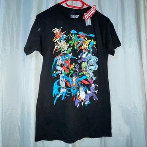 DC Comics T Shirt Size S Super Hero’s NWT